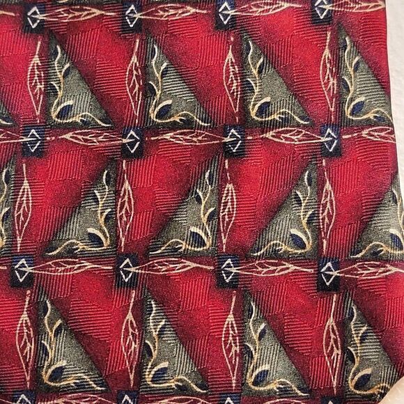 T. J. Richards Silk Mens Necktie Neck Tie Christmas Colors 60 inches Red Green - Picture 3 of 5